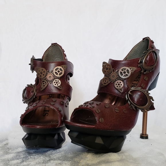 Unique Steampunk Butterfly hardware heels - Picture 3 of 6
